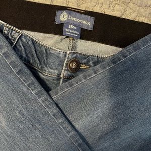 Democracy “Ab”Solution straight leg jeans